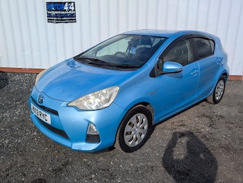 Used Toyota Aqua 2024 for sale - 78459674: Photo