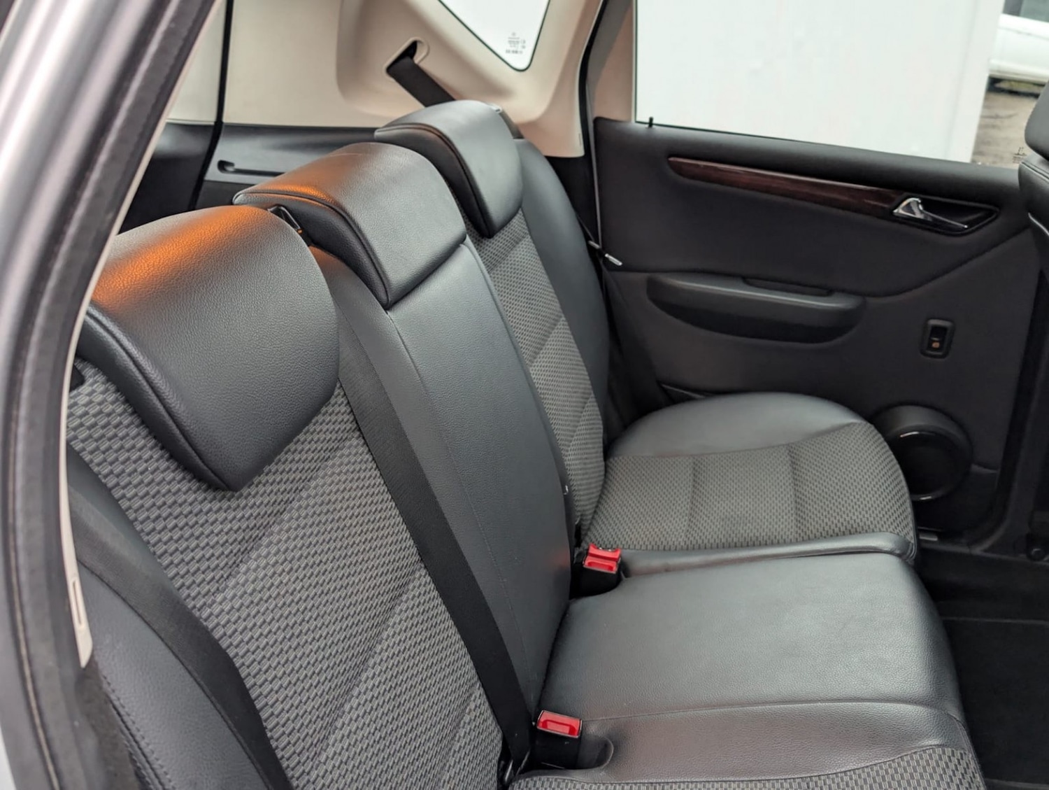 Used Mercedes-Benz A-Class 2011 for sale - 77129617: Photo 40