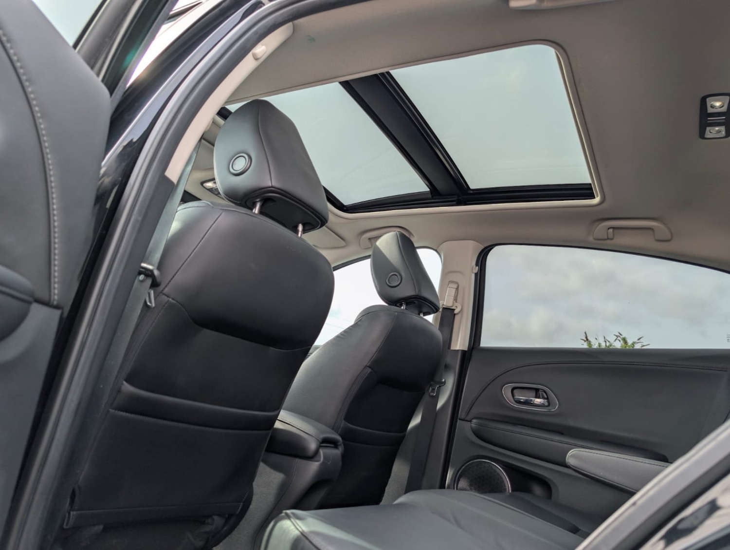 Used Honda HR-V 2017 for sale - 78201984: Photo 5