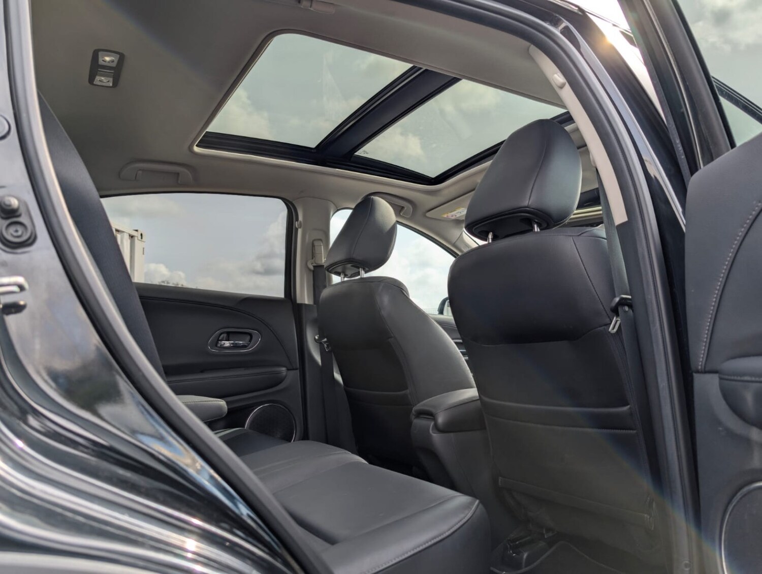 Used Honda HR-V 2017 for sale - 78201984: Photo 7