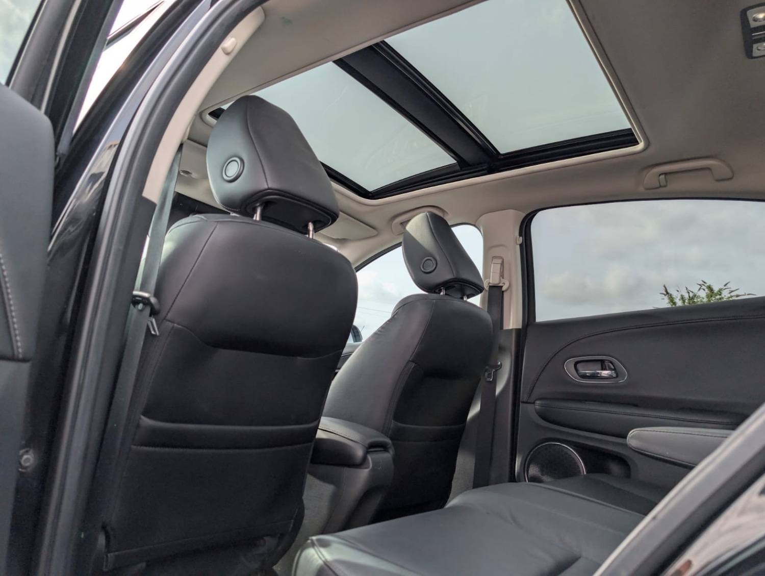 Used Honda HR-V 2017 for sale - 78201984: Photo 8