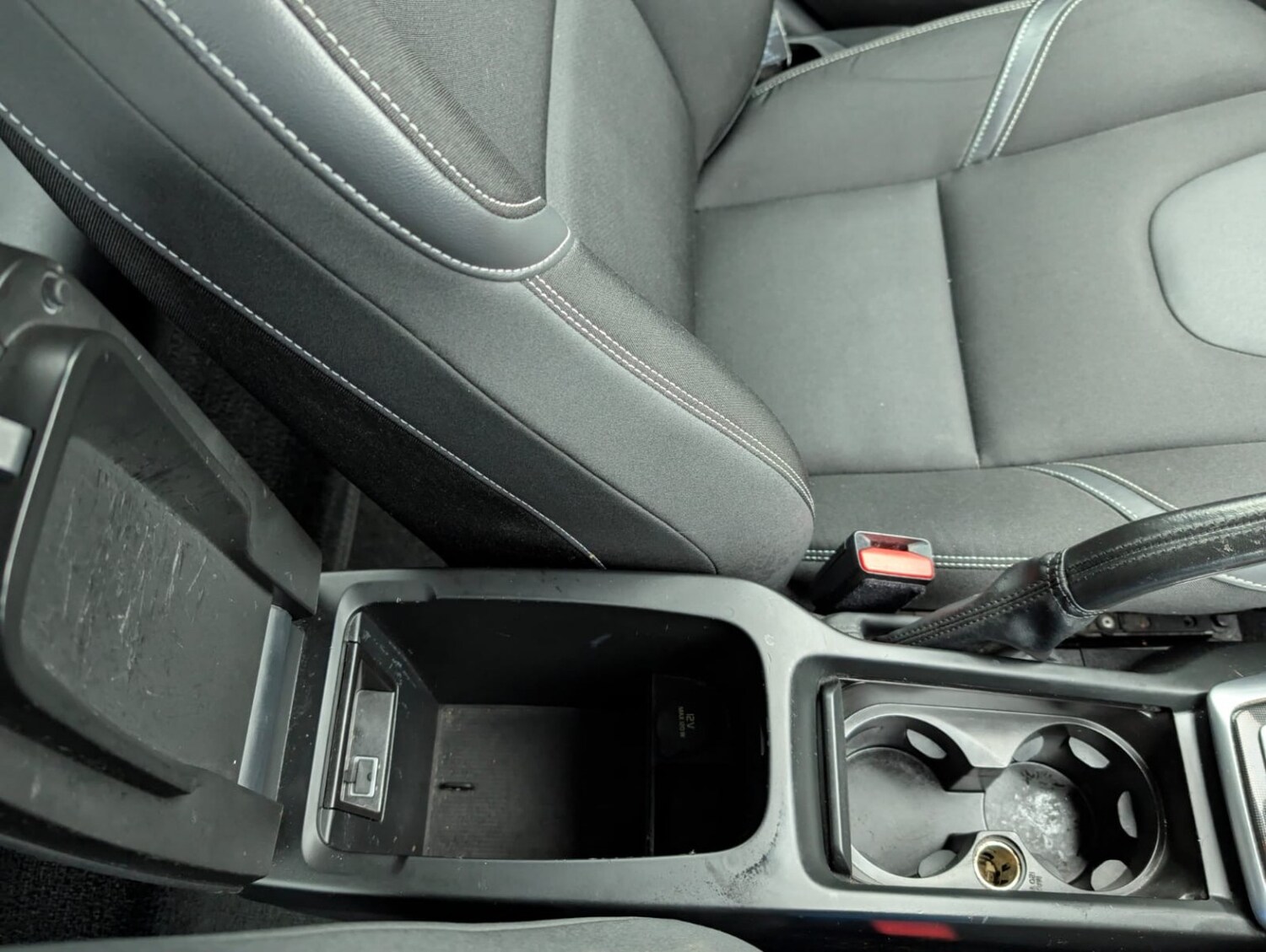 Used Volvo V40 2016 for sale - 77548316: Photo 11