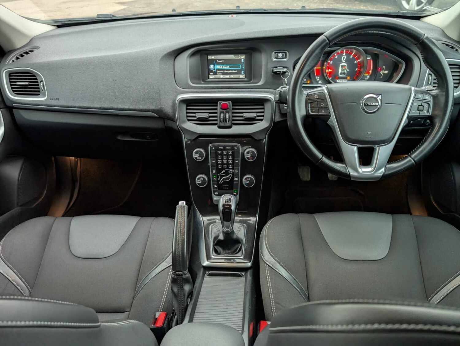 Used Volvo V40 2016 for sale - 77548316: Photo 16