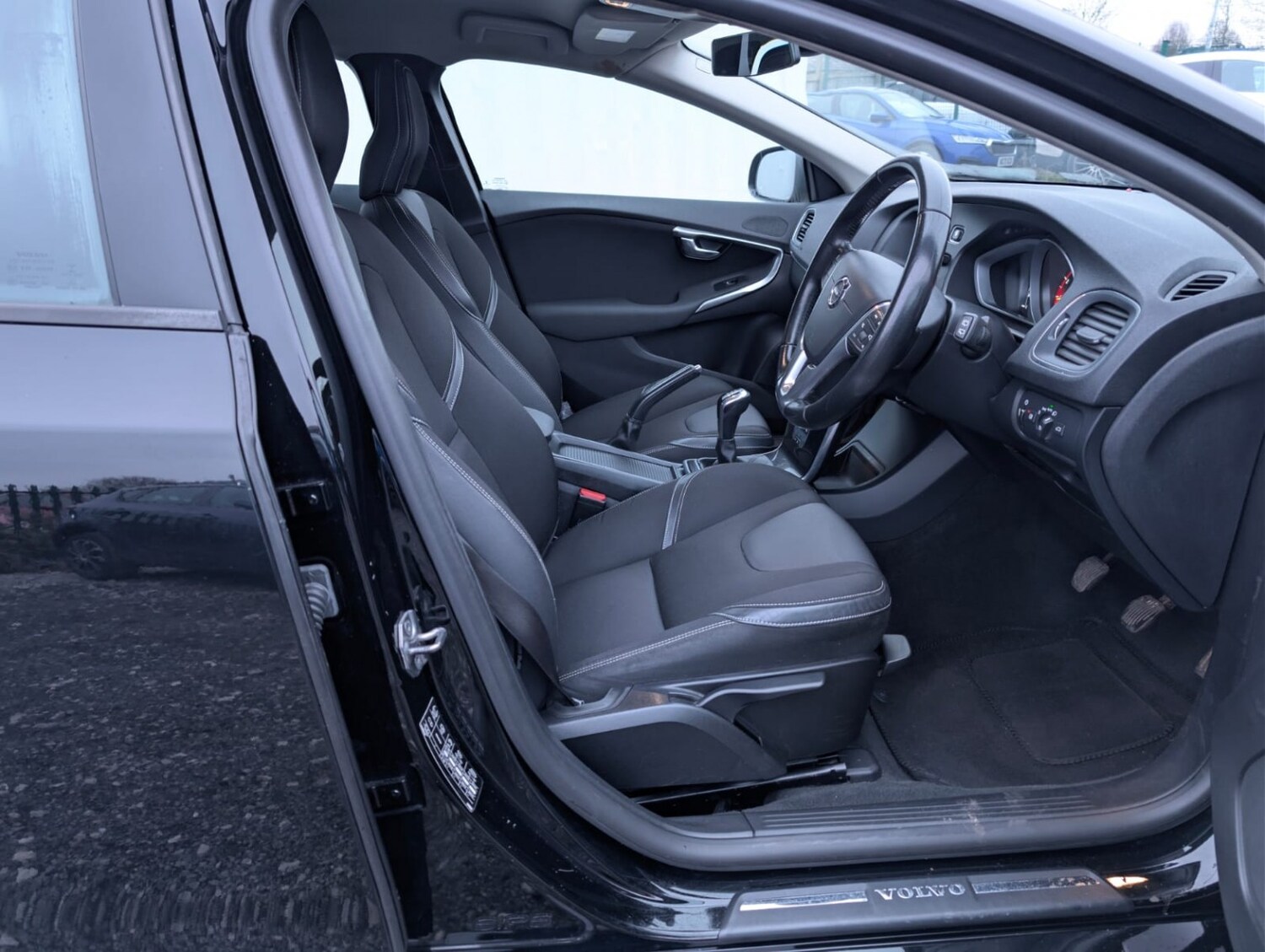 Used Volvo V40 2016 for sale - 77548316: Photo 6