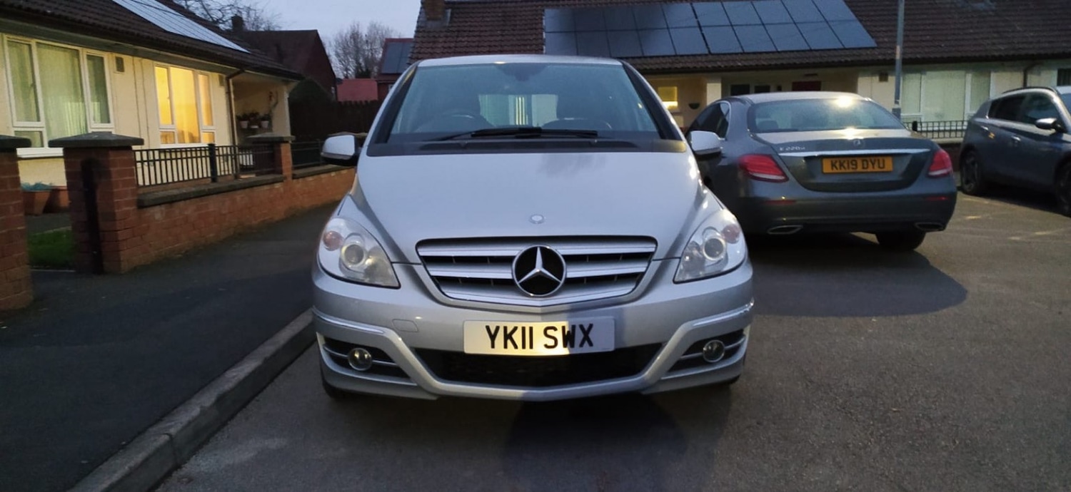 Used Mercedes-Benz B Class 2011 for sale - 77085295: Photo 2