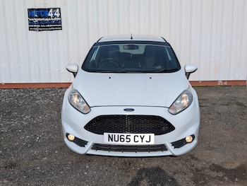 Used Ford Fiesta 2015 for sale - 78201942: Photo