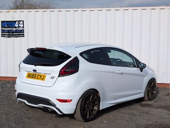 Used Ford Fiesta 2015 for sale - 78201942: Photo