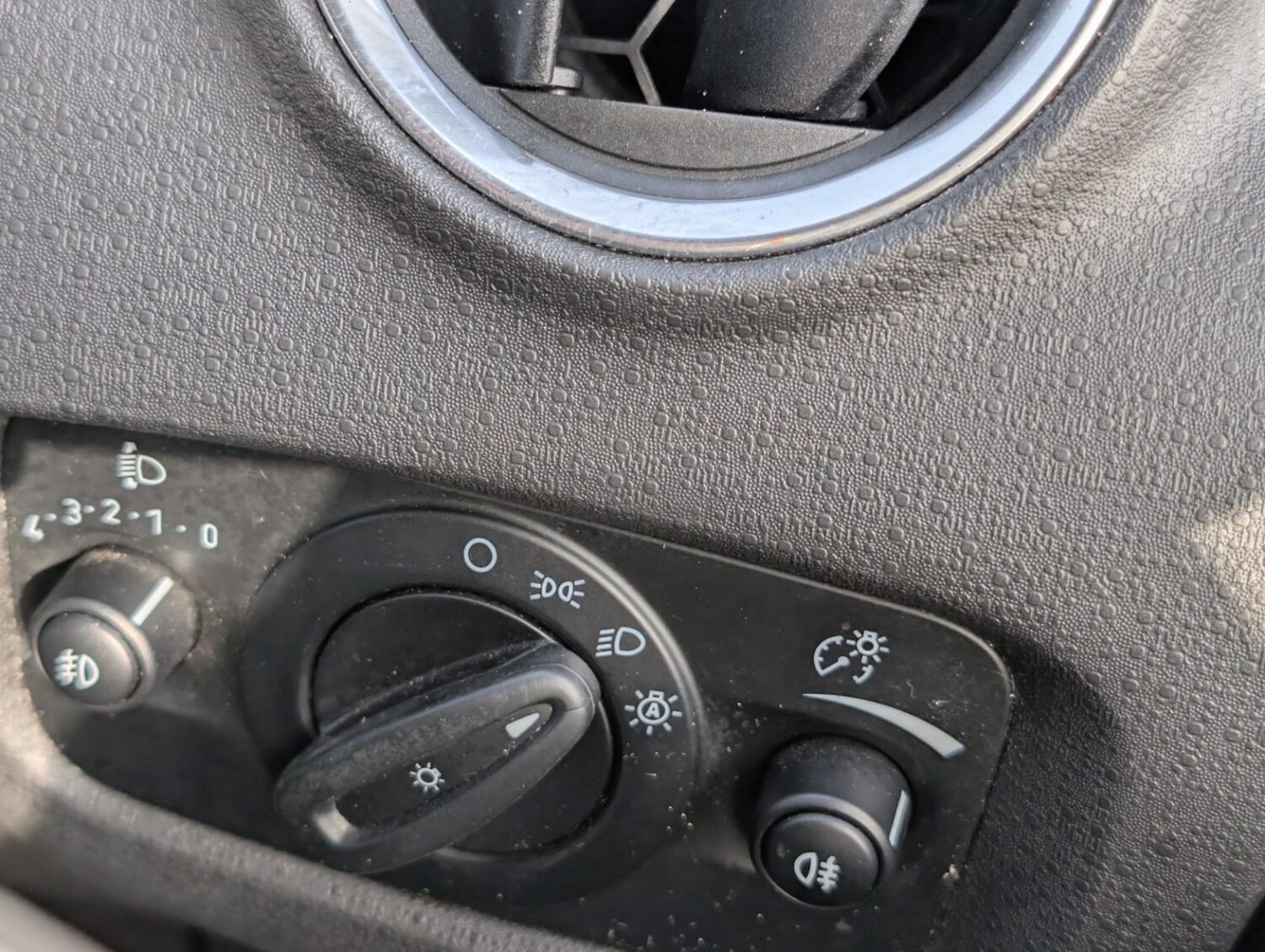 Used Ford Fiesta 2015 for sale - 78201942: Photo 40