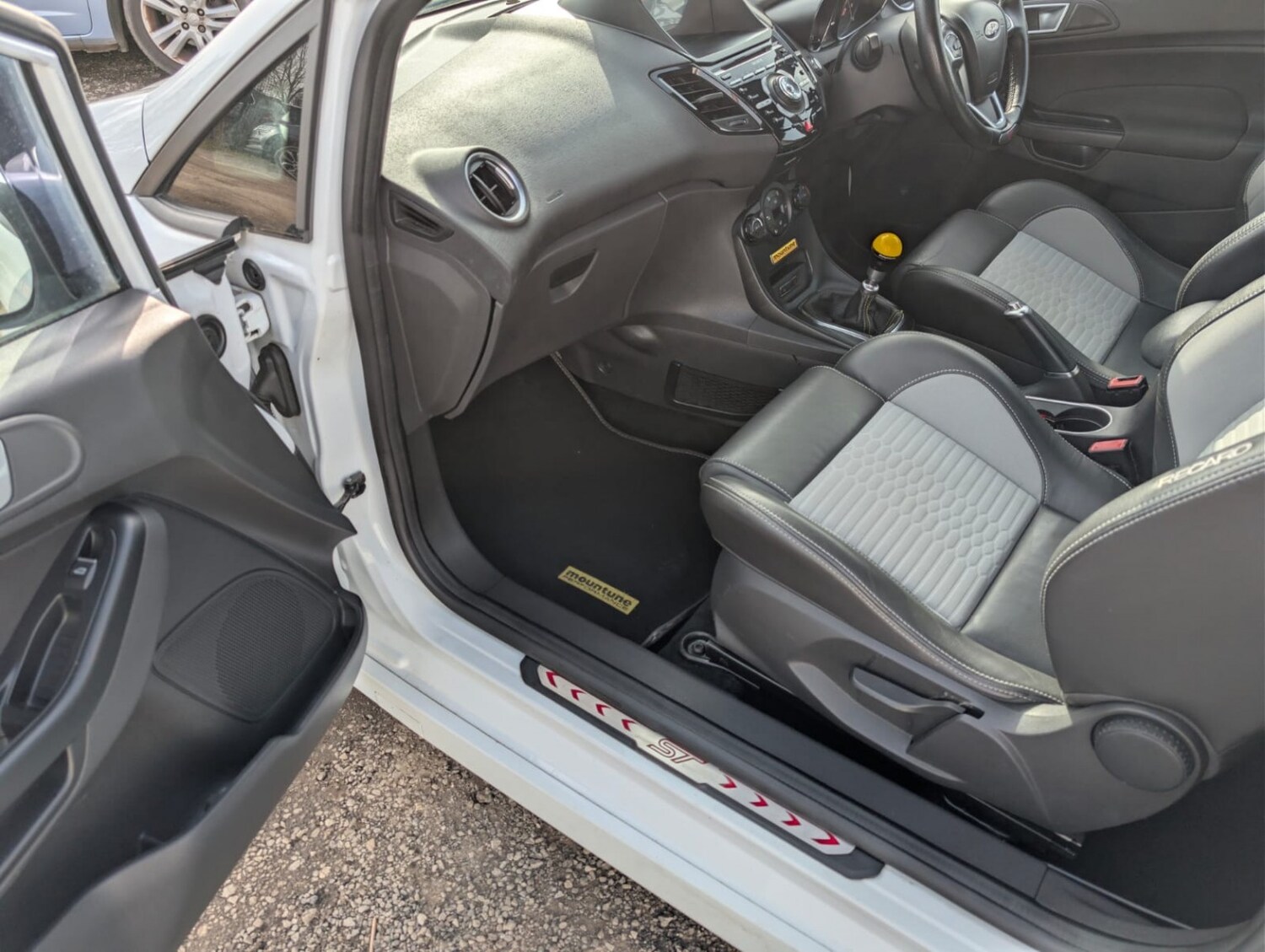 Used Ford Fiesta 2015 for sale - 78201942: Photo 8