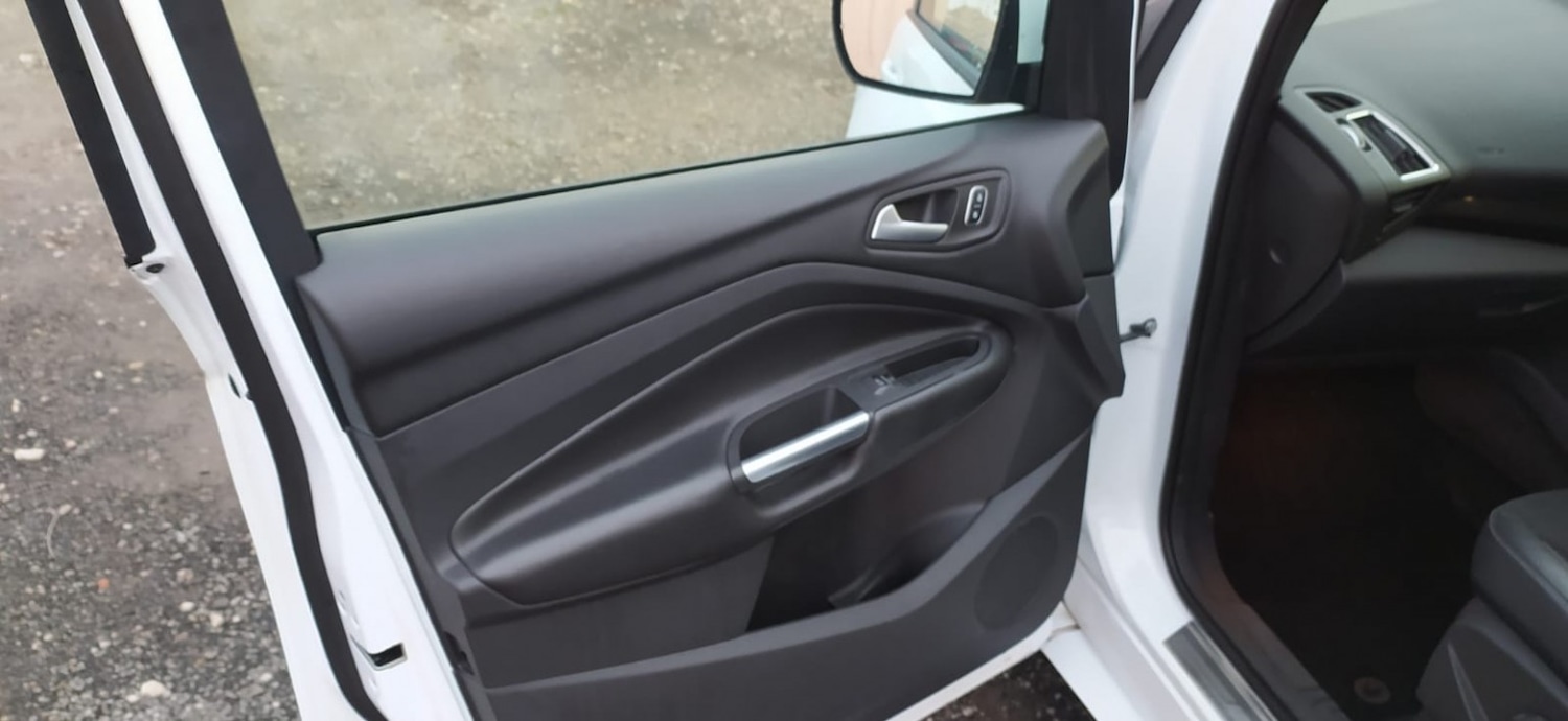 Used Ford Kuga 2017 for sale - 76799294: Photo 21