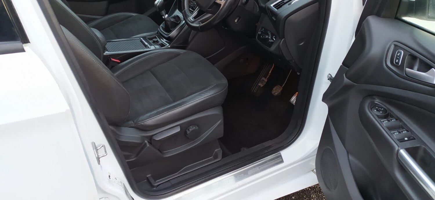 Used Ford Kuga 2017 for sale - 76799294: Photo 28