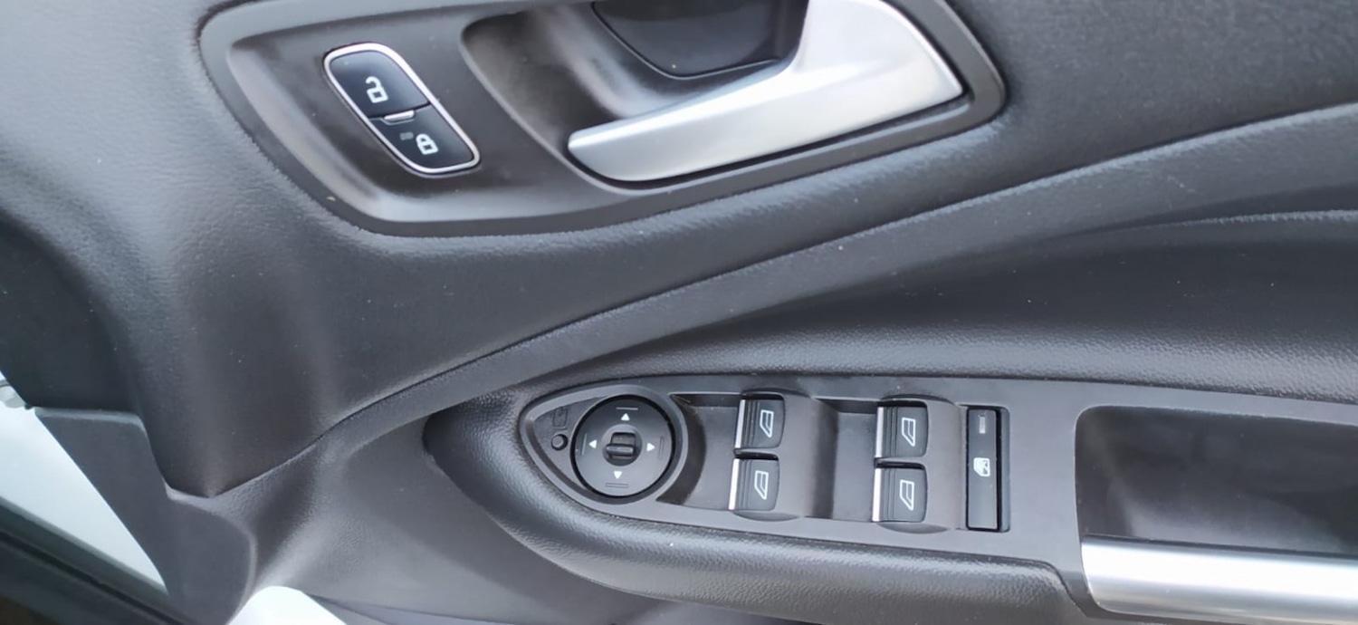 Used Ford Kuga 2017 for sale - 76799294: Photo 31