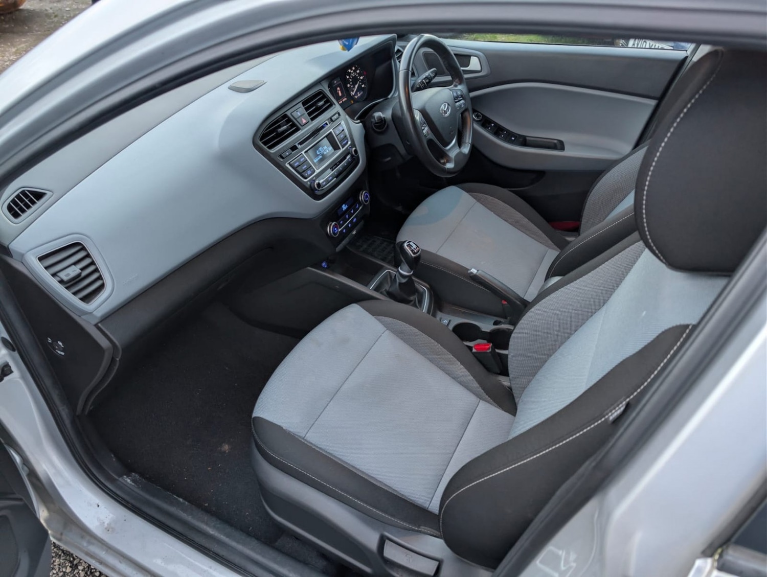 Used Hyundai i20 2017 for sale - 77548220: Photo 10