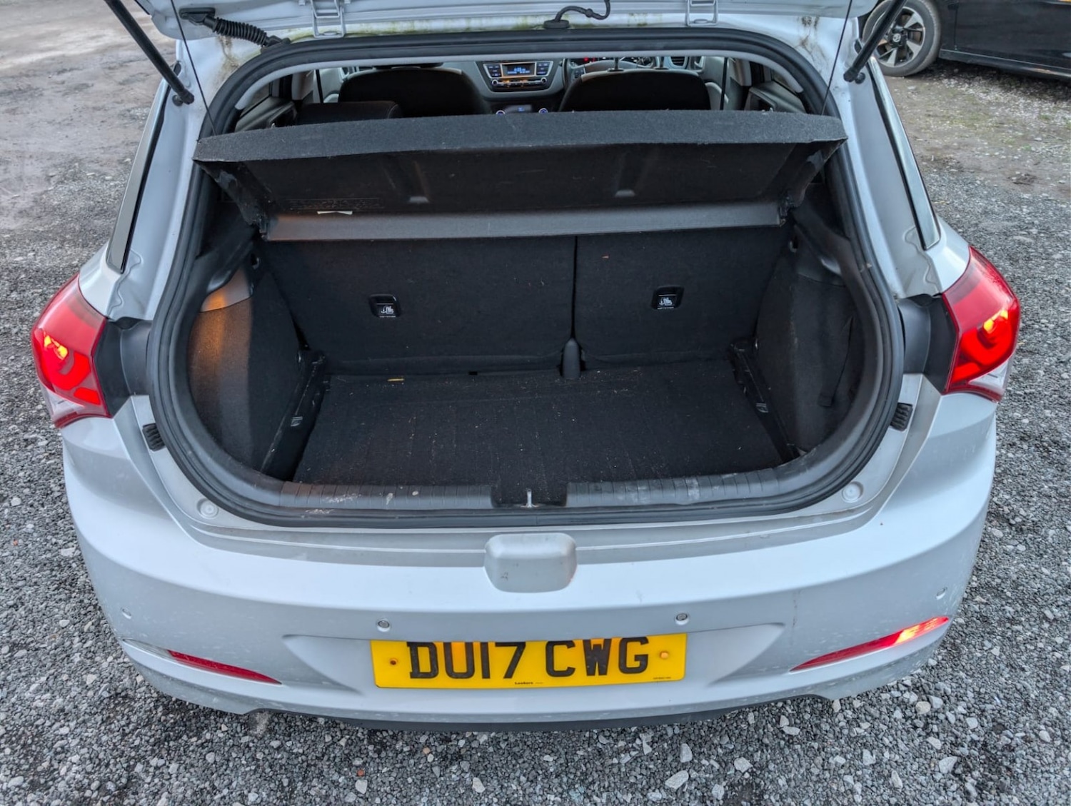 Used Hyundai i20 2017 for sale - 77548220: Photo 2