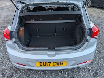 Used Hyundai i20 2017 for sale - 77548220: Photo