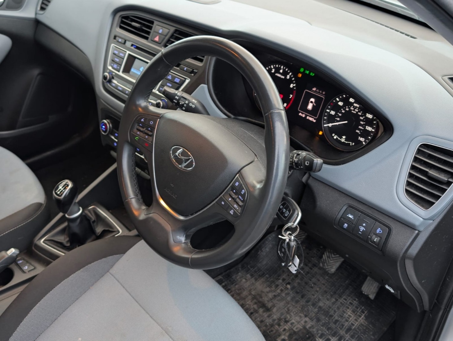 Used Hyundai i20 2017 for sale - 77548220: Photo 48