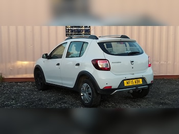 Used Dacia Sandero Stepway 2015 for sale - 76799221: Photo