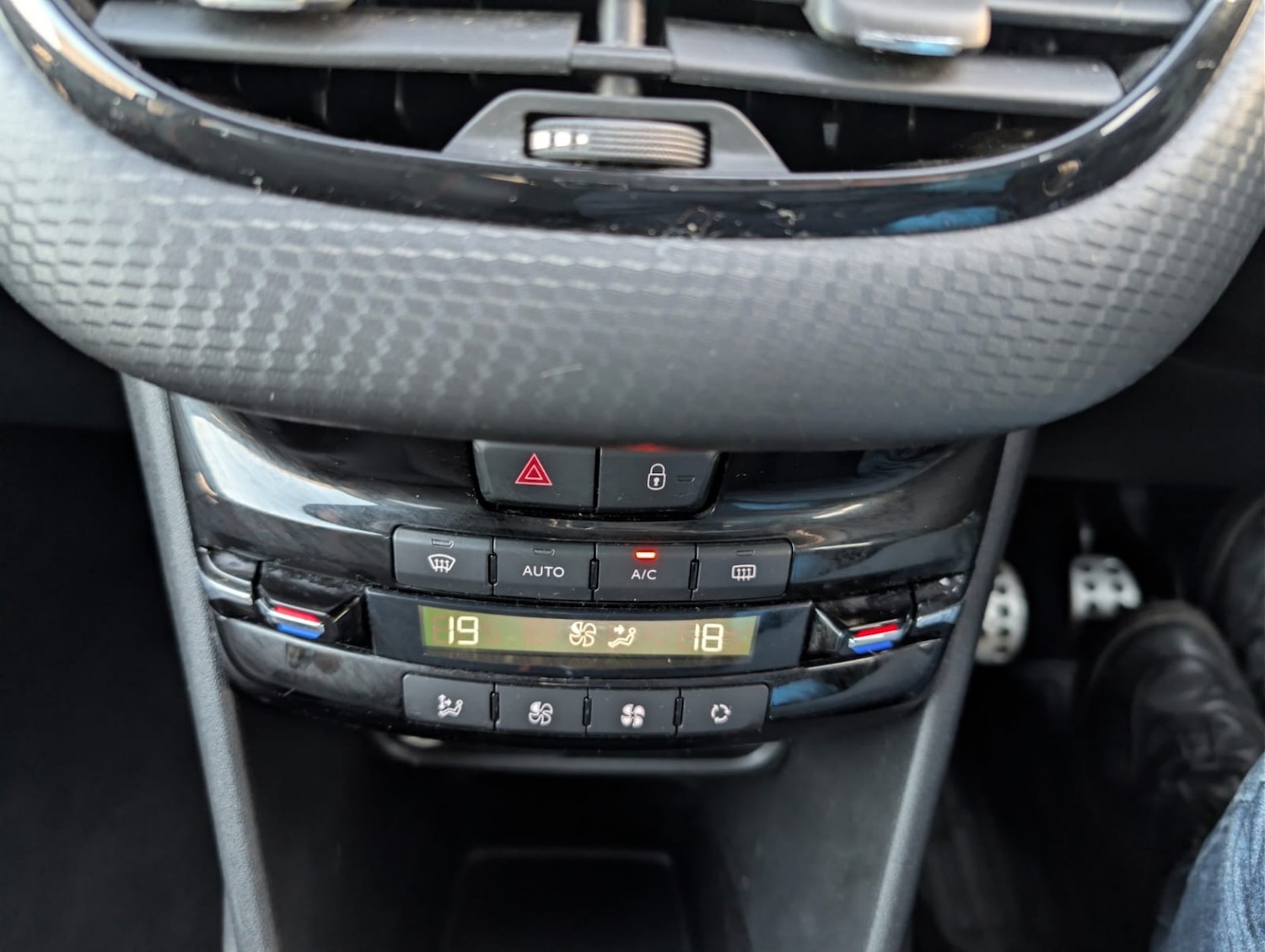 Used Peugeot 208 2019 for sale - 77616341: Photo 19