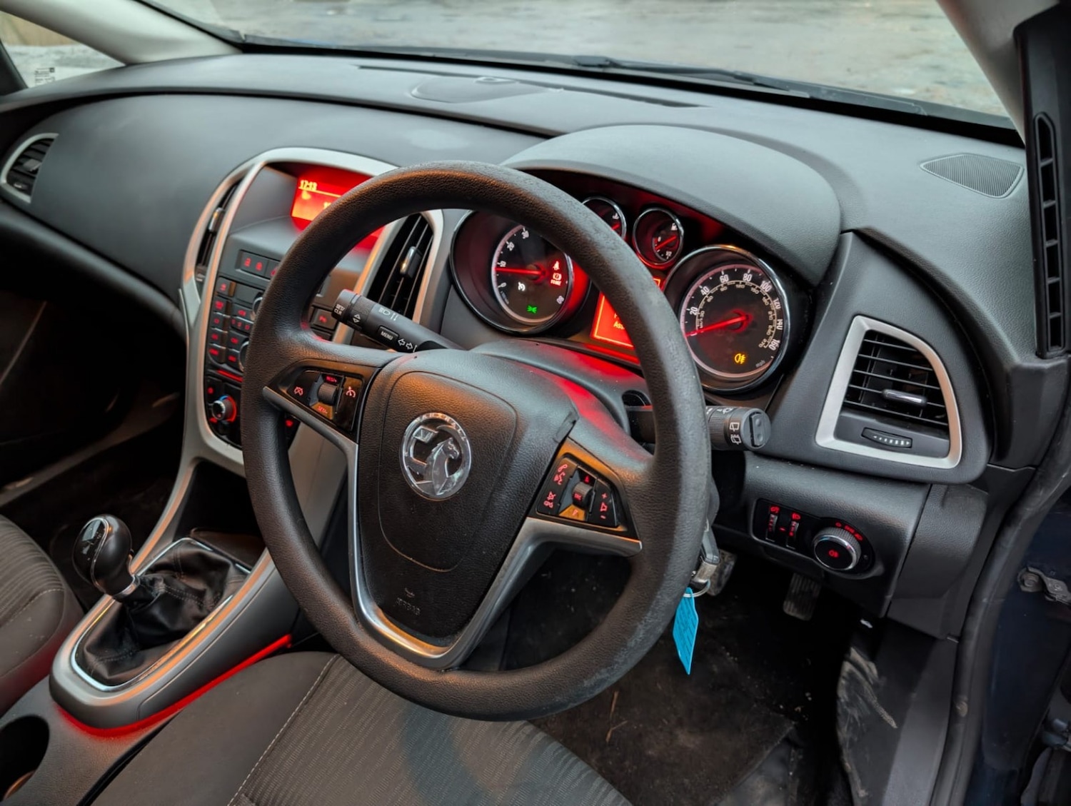 Used Vauxhall Astra 2010 for sale - 77616353: Photo 23