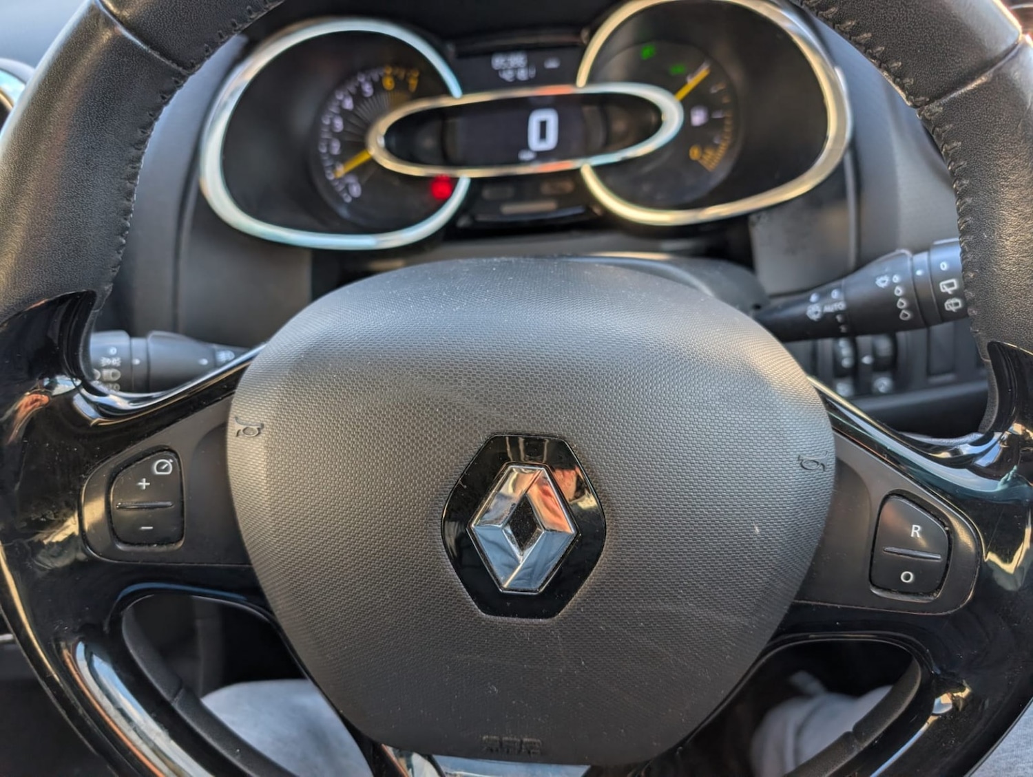 Used Renault Clio 2014 for sale - 77089890: Photo 14