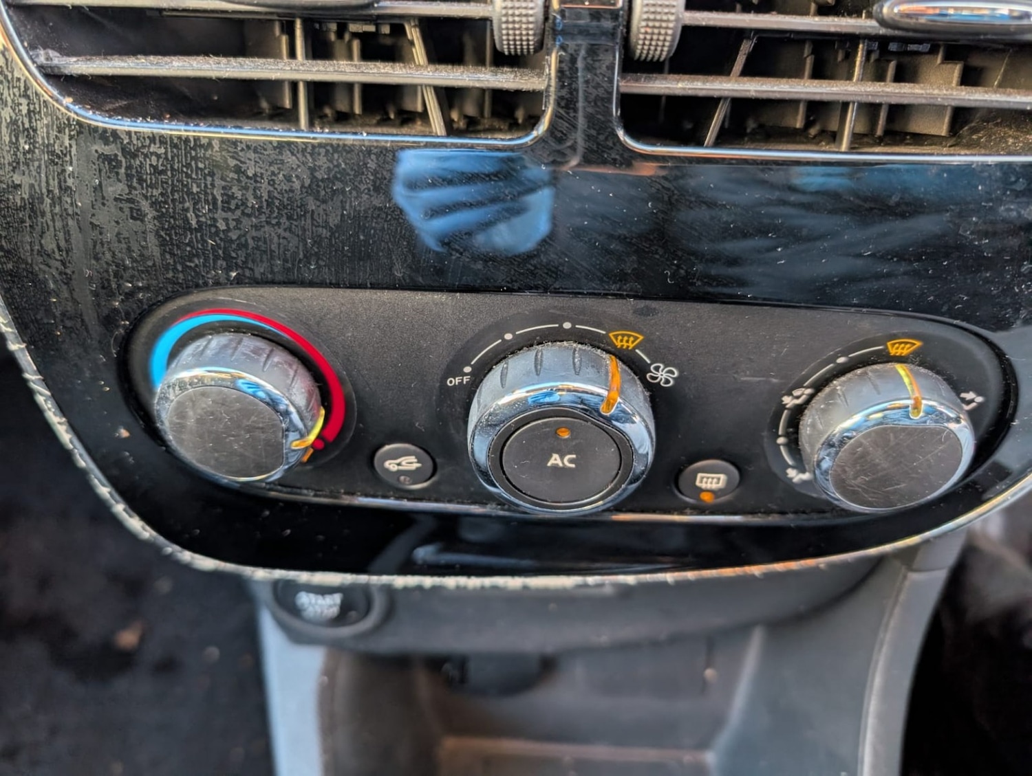 Used Renault Clio 2014 for sale - 77089890: Photo 16