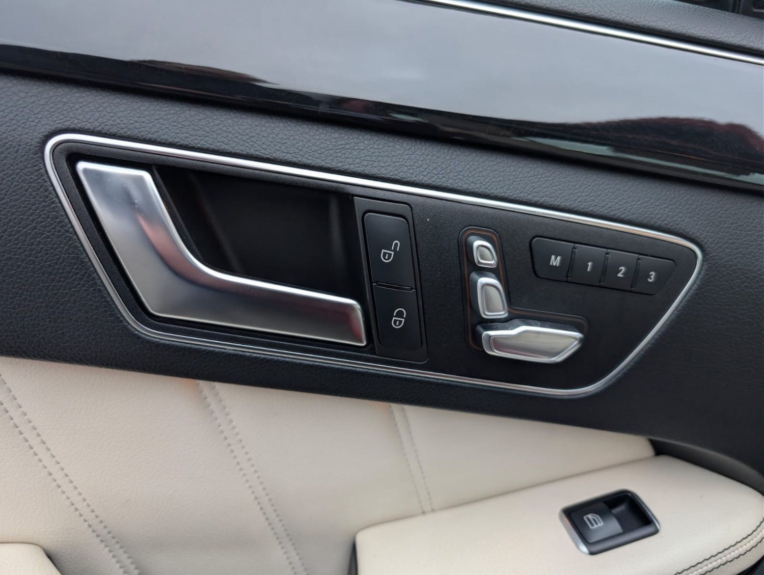 Used Mercedes-Benz E Class 2015 for sale - 77548266: Photo 24