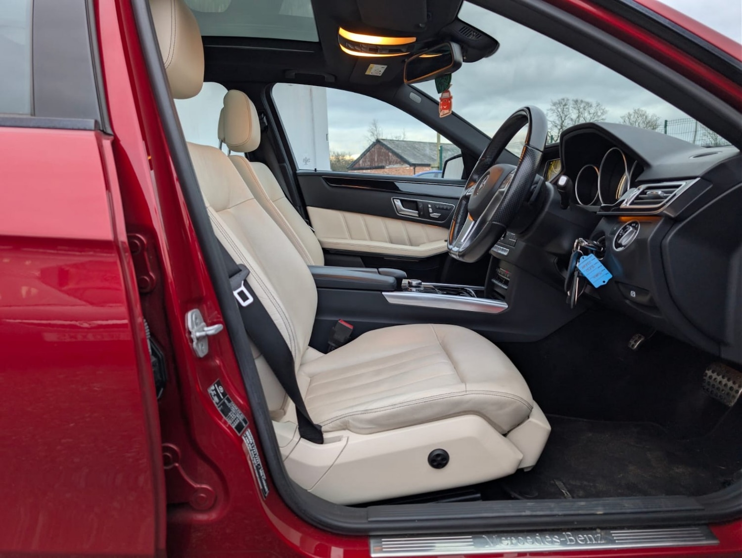 Used Mercedes-Benz E Class 2015 for sale - 77548266: Photo 55