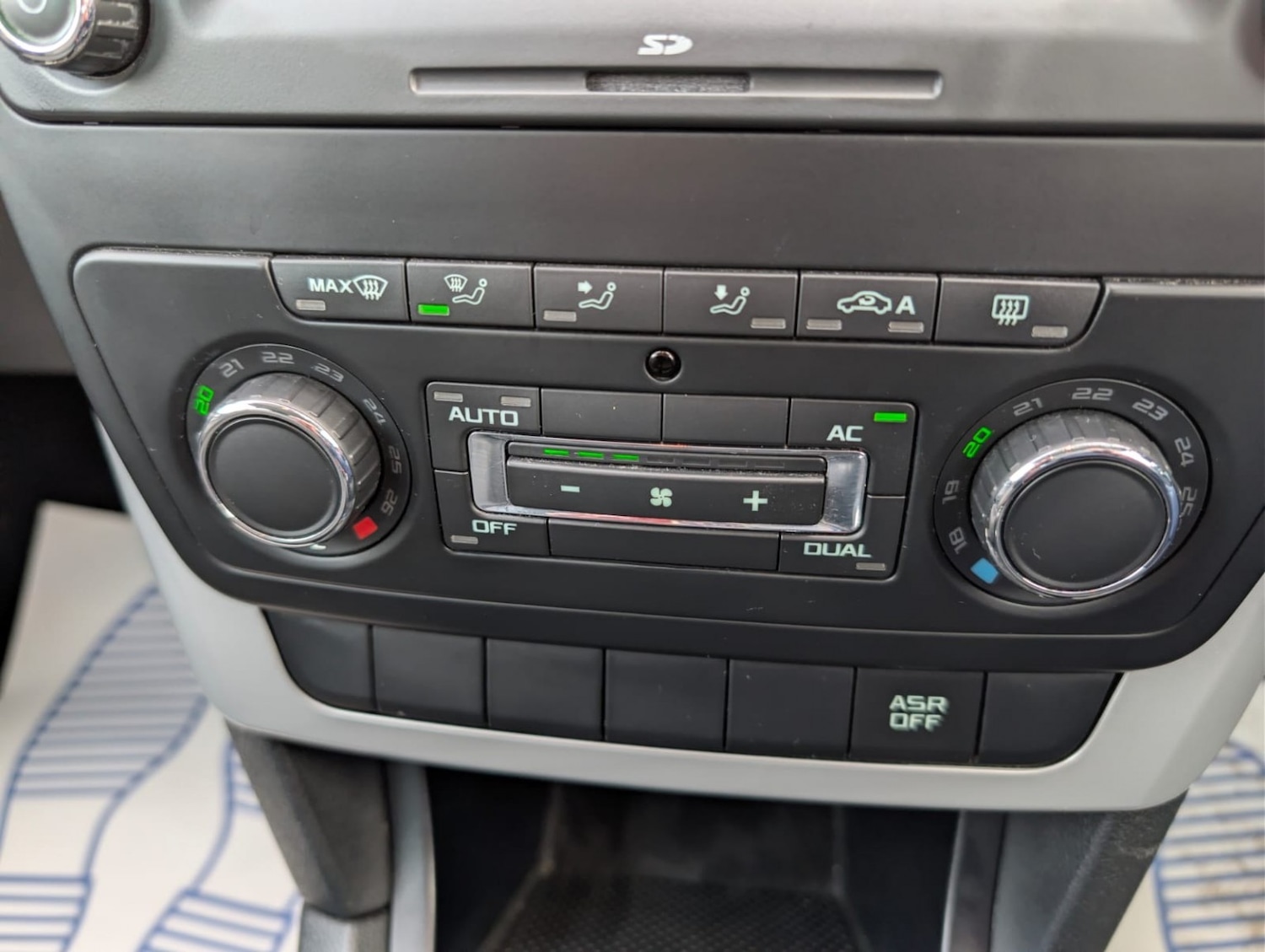 Used Skoda Yeti 2012 for sale - 77303667: Photo 37