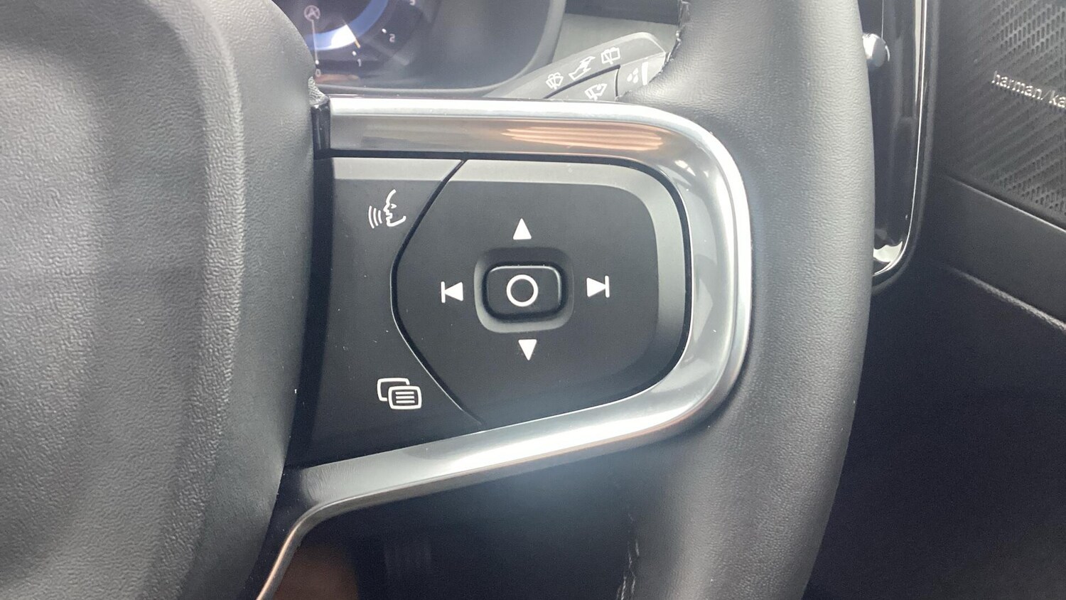 Used Volvo XC40 for sale - 77343747: Photo 20