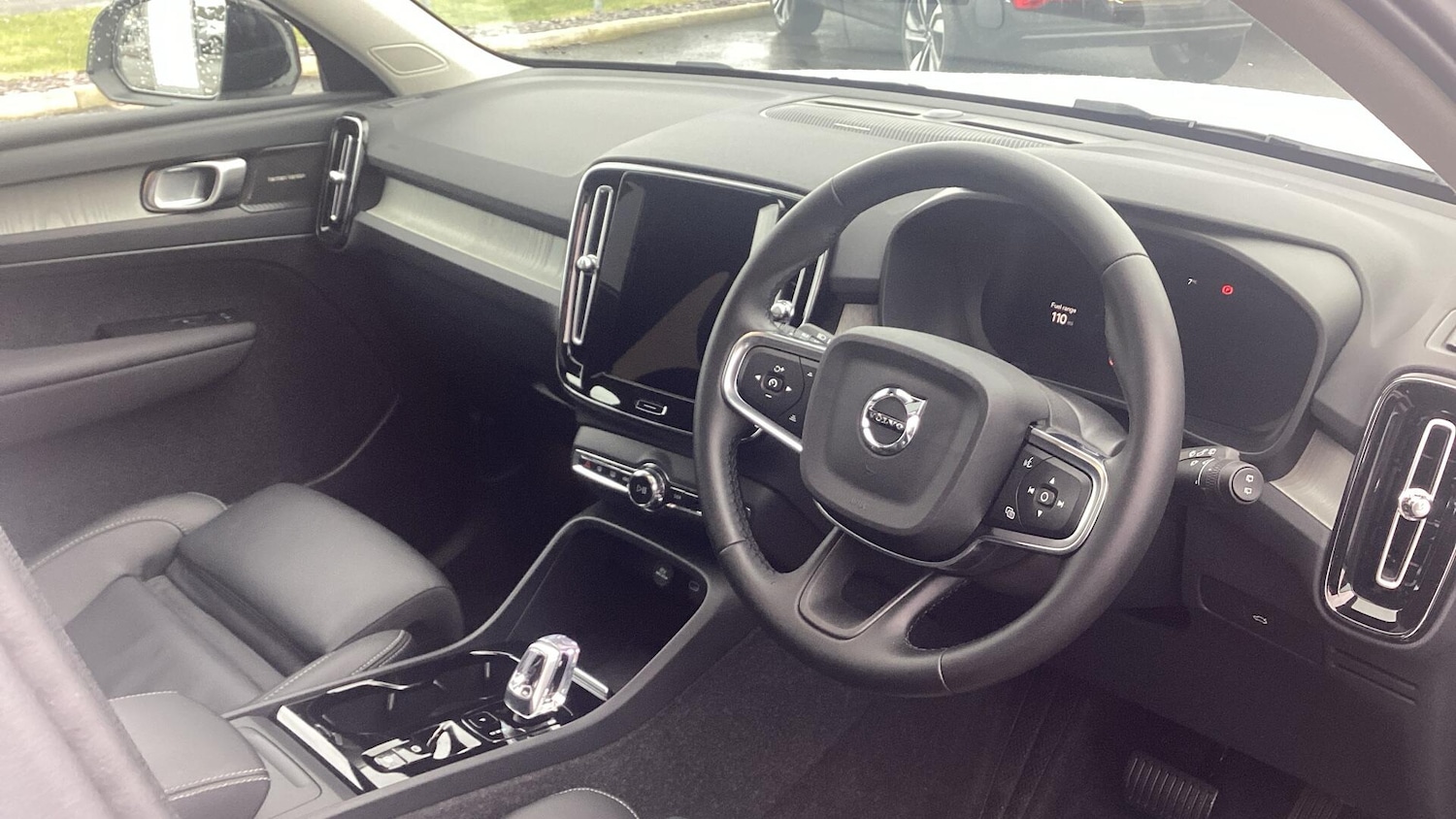 Used Volvo XC40 for sale - 77343747: Photo 4