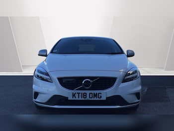 Used Volvo V40 2018 for sale - 77839326: Photo