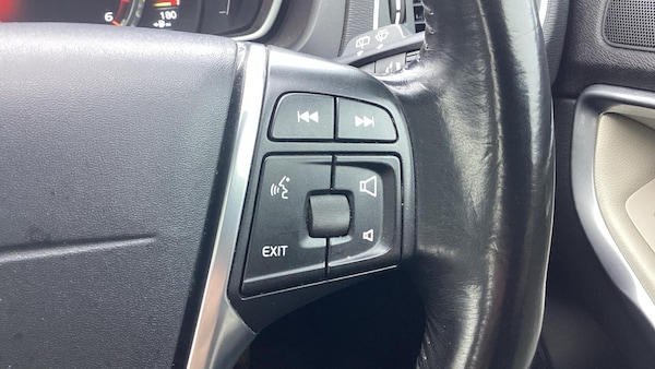 Used Volvo V40 Cross Country 2014 for sale - 76259499: Photo 22