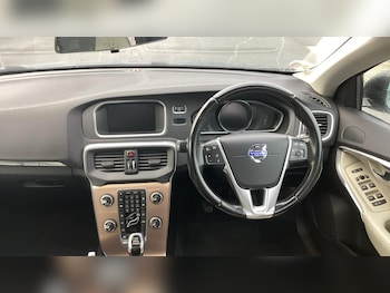 Used Volvo V40 Cross Country 2014 for sale - 76259499: Photo 4