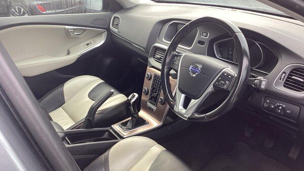 Used Volvo V40 Cross Country 2014 for sale - 76259499: Photo 5