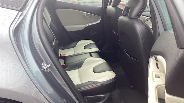 Used Volvo V40 Cross Country 2014 for sale - 76259499: Photo 6