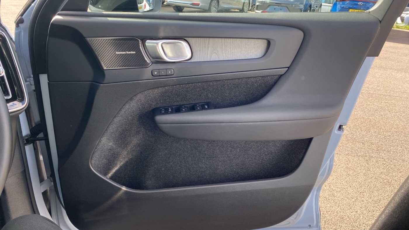 Used Volvo XC40 2025 for sale - 77229863: Photo 24