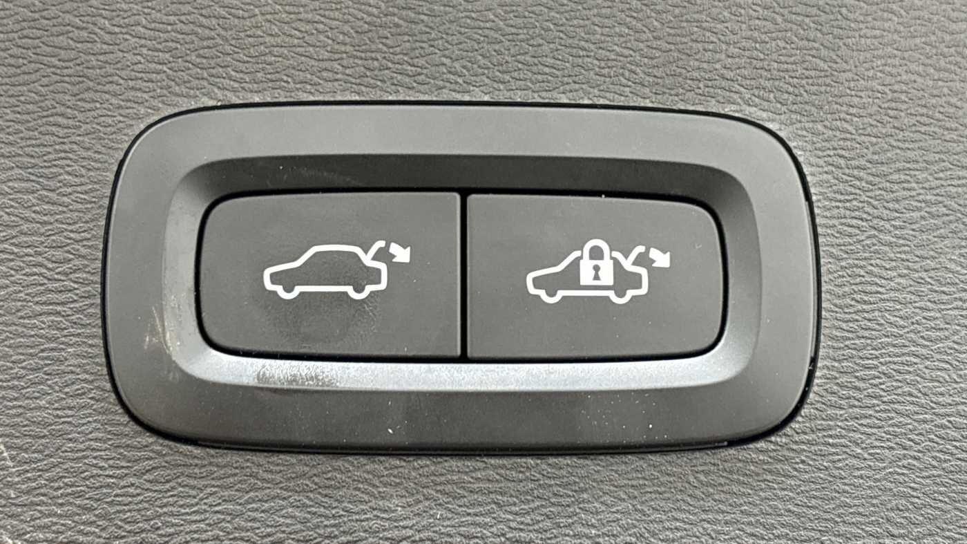 Used Volvo XC40 2022 for sale - 76689599: Photo 15