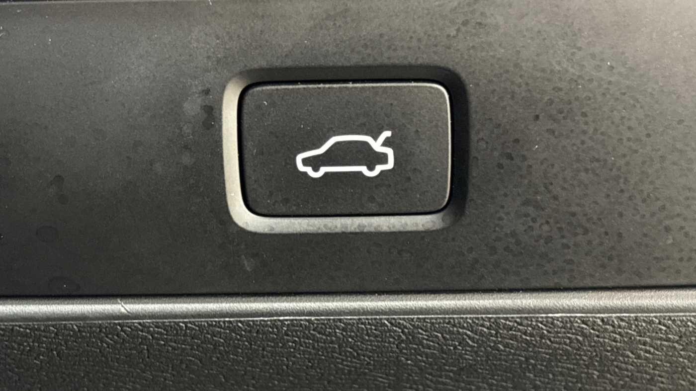 Used Volvo XC40 2022 for sale - 76689599: Photo 19