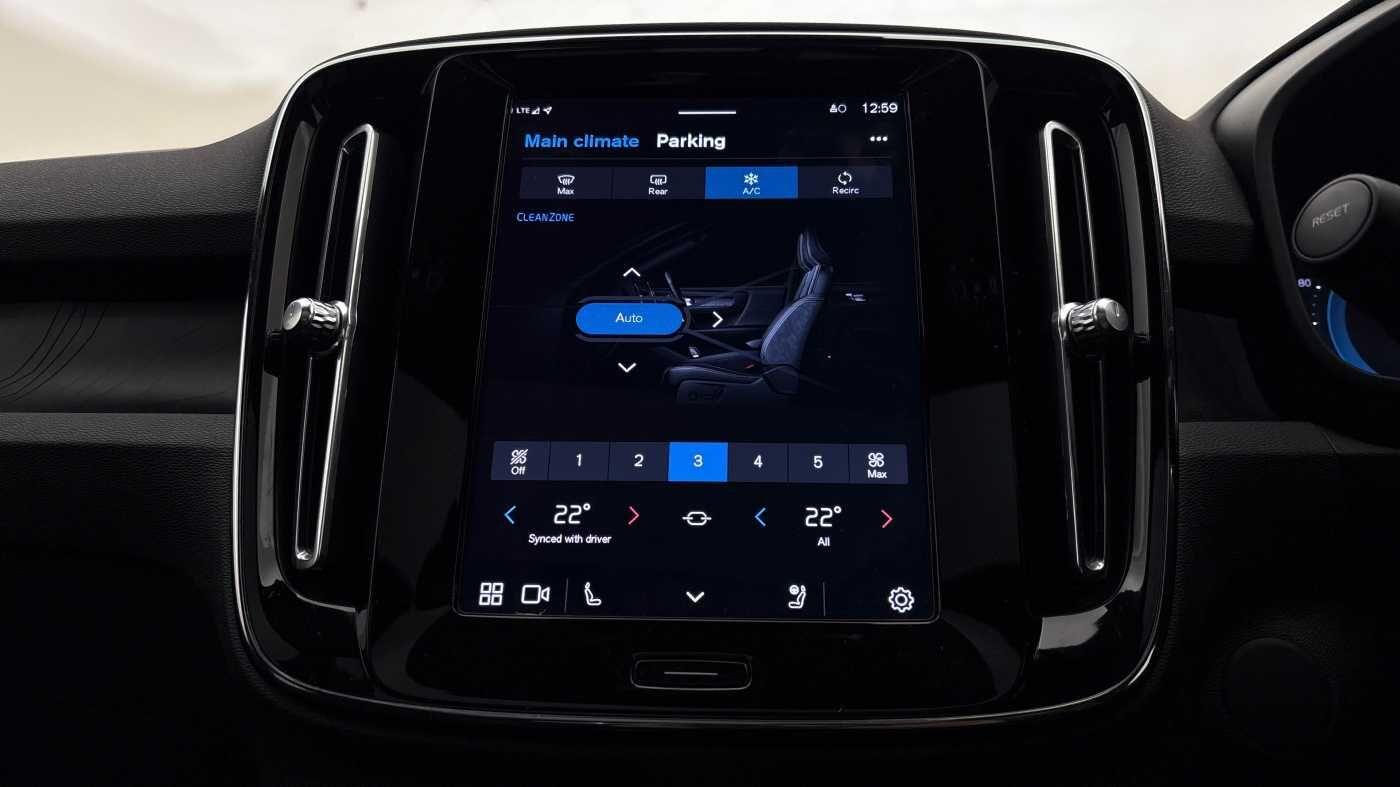 Used Volvo XC40 2022 for sale - 76689599: Photo 31