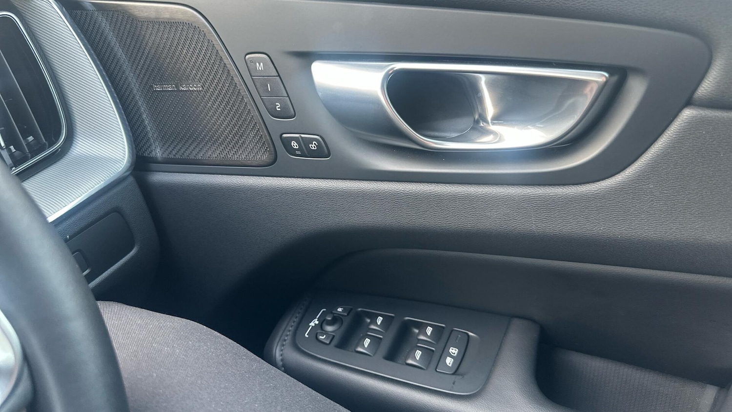 Used Volvo XC60 2023 for sale - 77091023: Photo 29