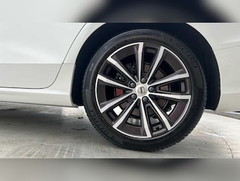 Used Volvo V60 2022 for sale - 76024771: Photo 4
