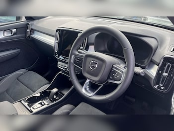 Used Volvo XC40 2025 for sale - 76399140: Photo