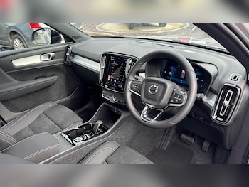 Used Volvo XC40 2026 for sale - 78072805: Photo