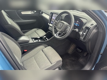 Used Volvo XC40 2023 for sale - 76398621: Photo