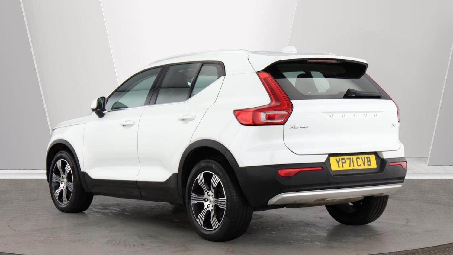 Used Volvo XC40 2021 for sale - 76849837: Photo 3
