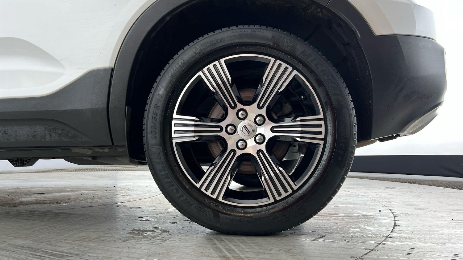 Used Volvo XC40 2021 for sale - 76849837: Photo 4