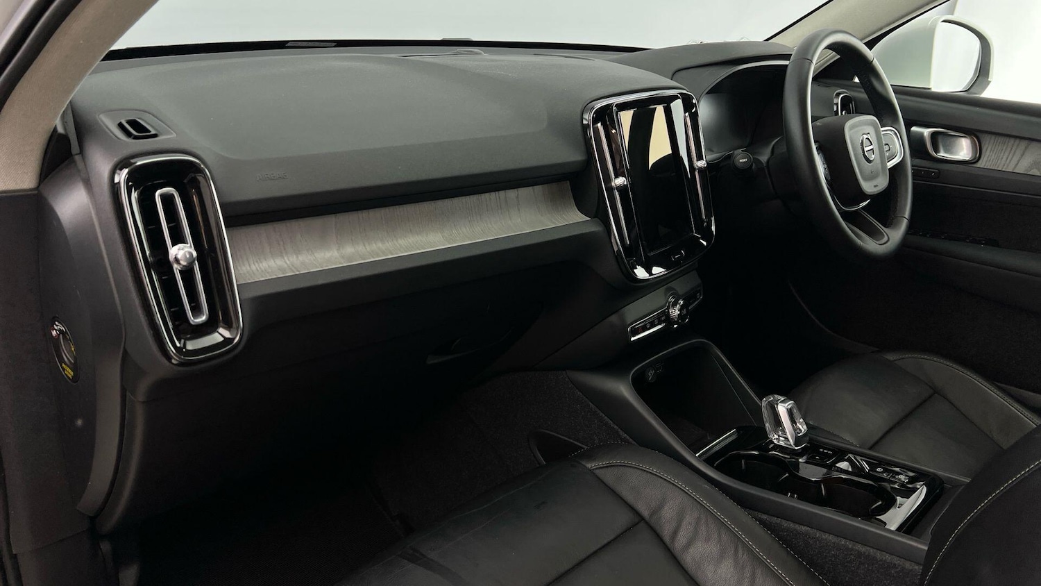 Used Volvo XC40 2021 for sale - 76849837: Photo 6