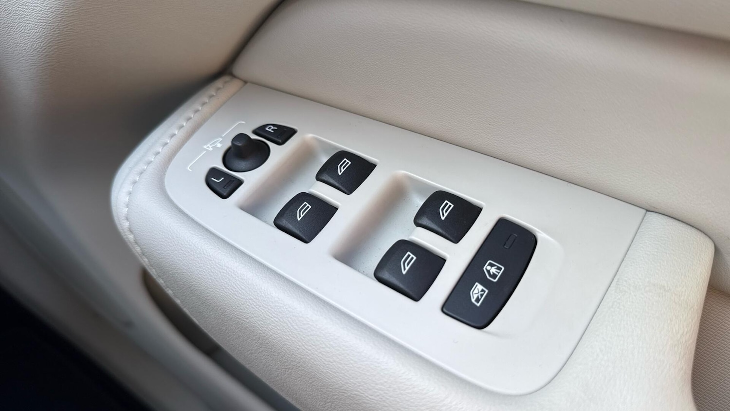 Used Volvo XC60 2023 for sale - 78007794: Photo 15