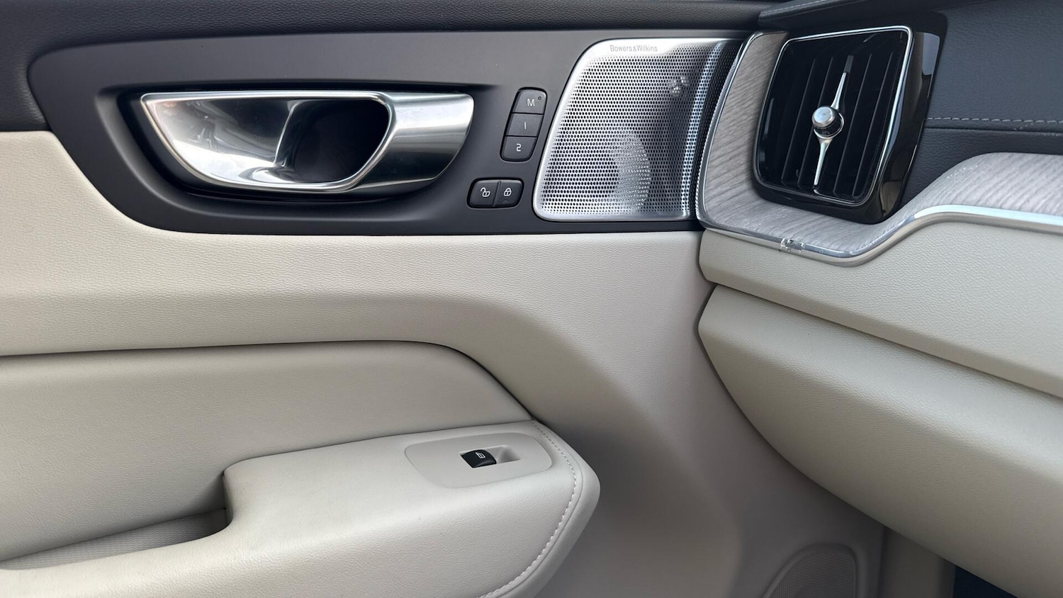 Used Volvo XC60 2023 for sale - 78007794: Photo 31