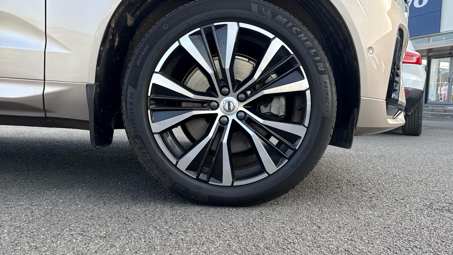 Used Volvo XC60 2023 for sale - 78007794: Photo 9